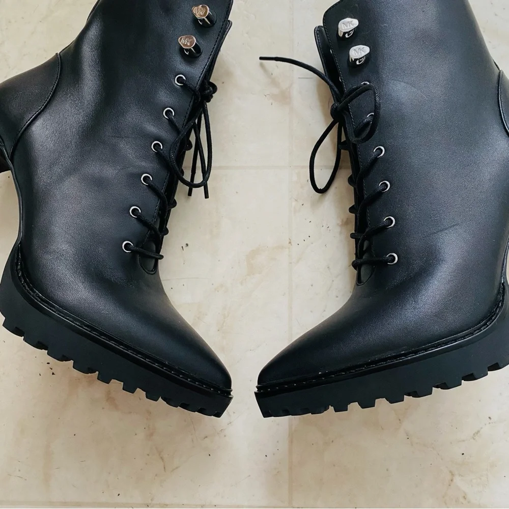$295 NWOT Michael Kors Black Leather Kyle Lace-up Pointed Toe Edgy Ankle Boots 7